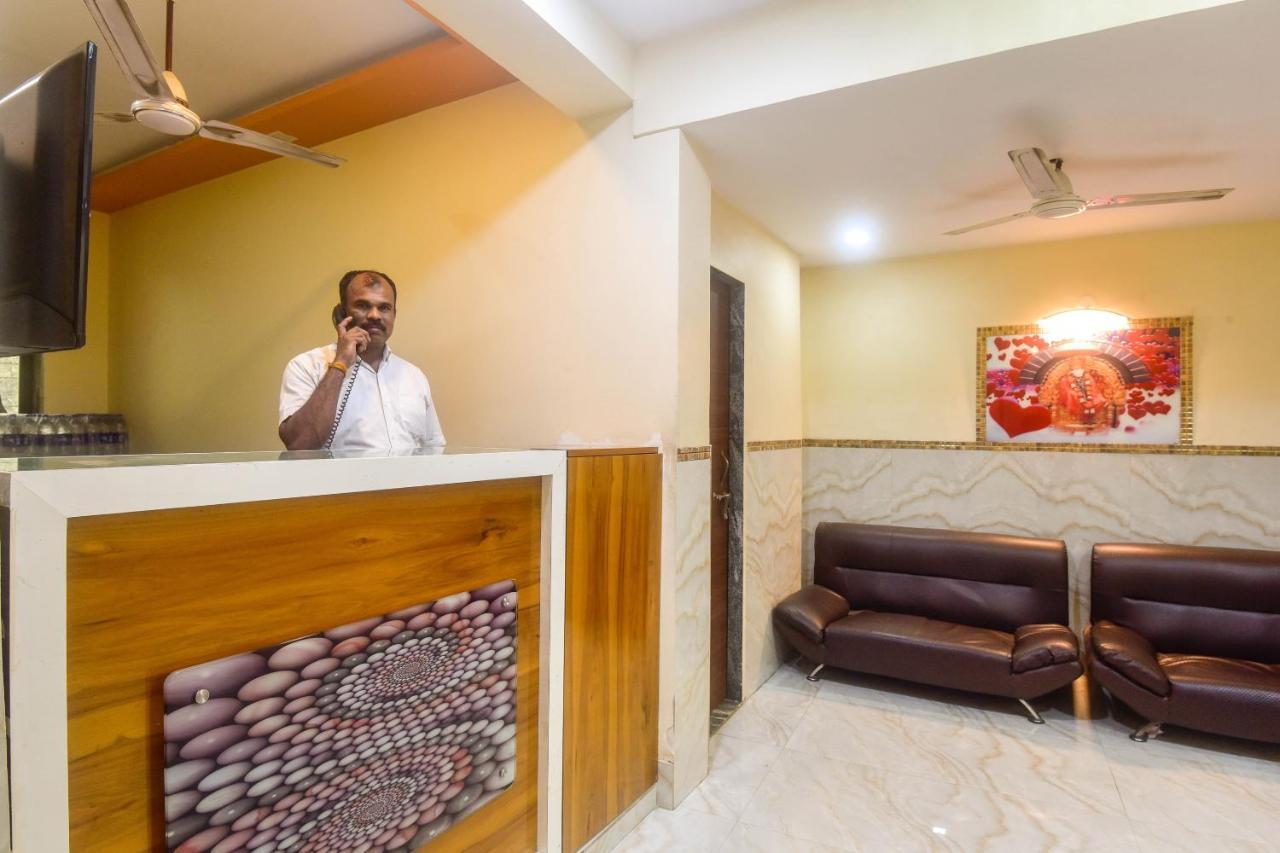 Hôtel Oyo 60773 Ruchita Loadging & Boarding à Bombay Extérieur photo