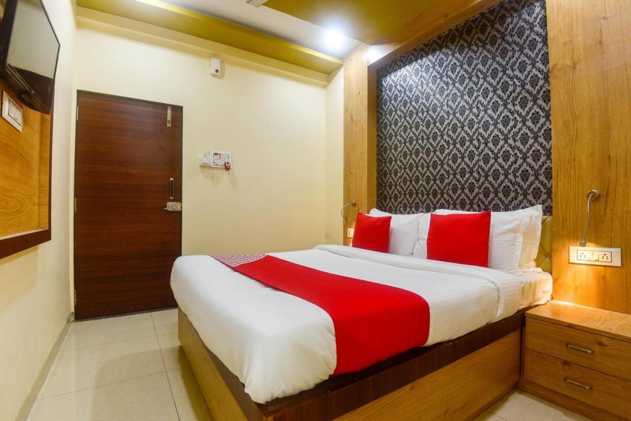 Hôtel Oyo 60773 Ruchita Loadging & Boarding à Bombay Extérieur photo